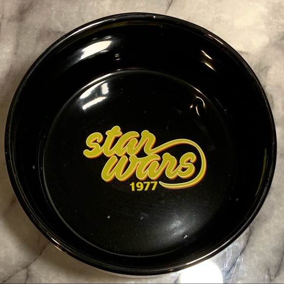 Star Wars 1977 Logo Branded 6" Ceramic Pet Bowl - Picture 2 of 8